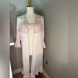 Chic Lace-Embellished Women's Robe